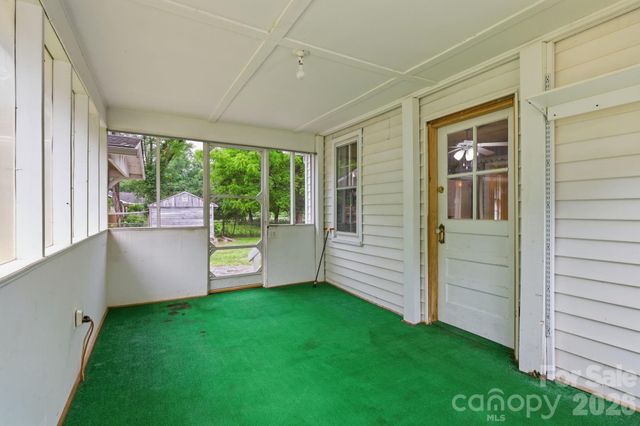 226 Vance Avenue, Black Mountain, NC 28711