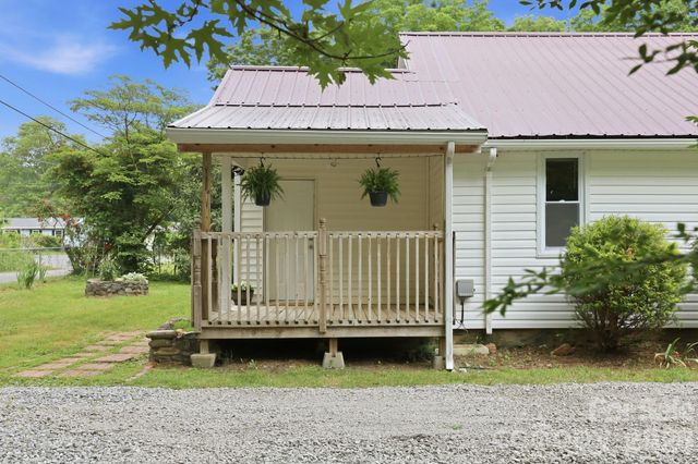 226 Vance Avenue, Black Mountain, NC 28711