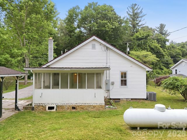 226 Vance Avenue, Black Mountain, NC 28711