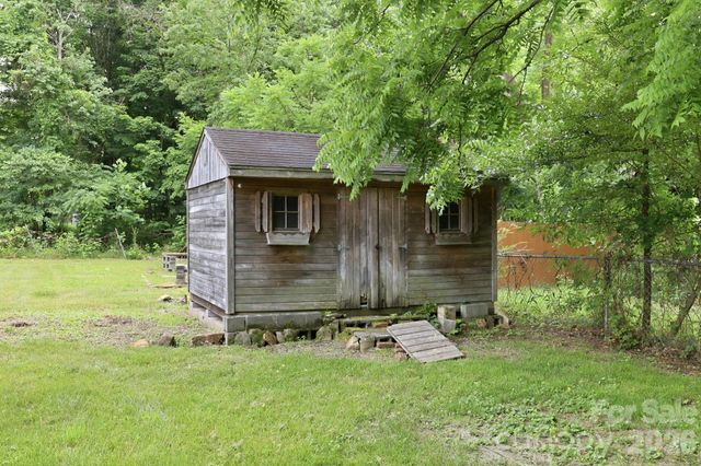 226 Vance Avenue, Black Mountain, NC 28711