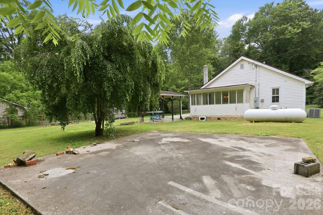 226 Vance Avenue, Black Mountain, NC 28711
