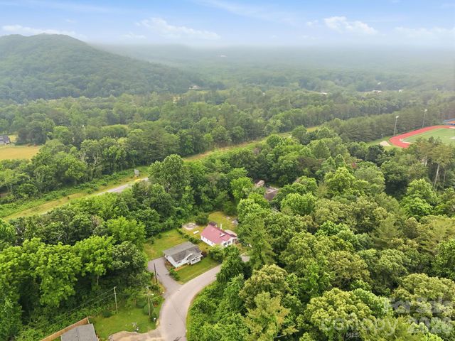 226 Vance Avenue, Black Mountain, NC 28711