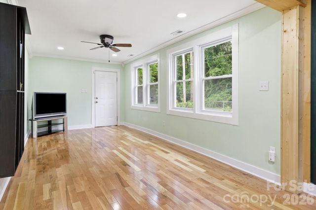 226 Vance Avenue, Black Mountain, NC 28711