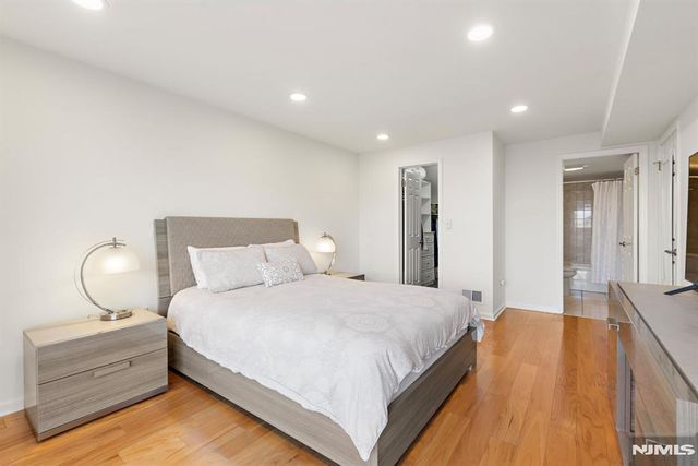 316 Nelson Court, Edgewater, NJ 07020