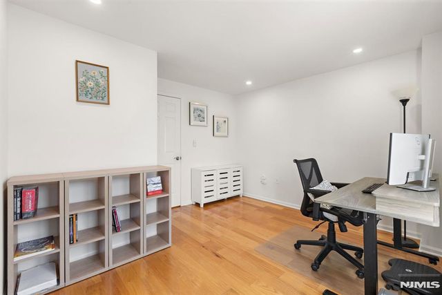 316 Nelson Court, Edgewater, NJ 07020