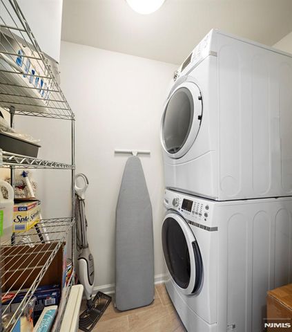 316 Nelson Court, Edgewater, NJ 07020