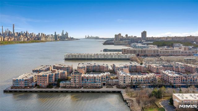 316 Nelson Court, Edgewater, NJ 07020