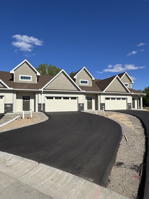 13792 Hollybrook Circle, Apple Valley, MN 55124