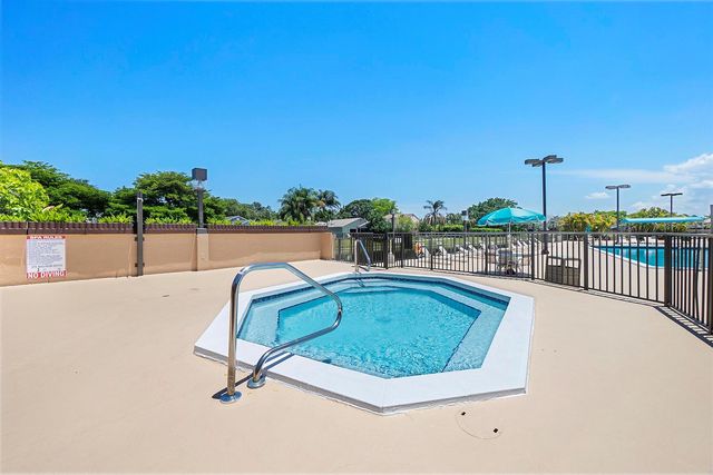 3441 NW 20th Street, Coconut Creek, FL 33066