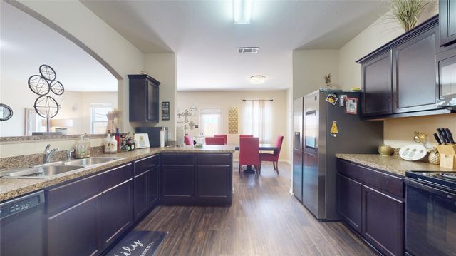 10555 Logger Pine Trail, Houston, TX 77088
