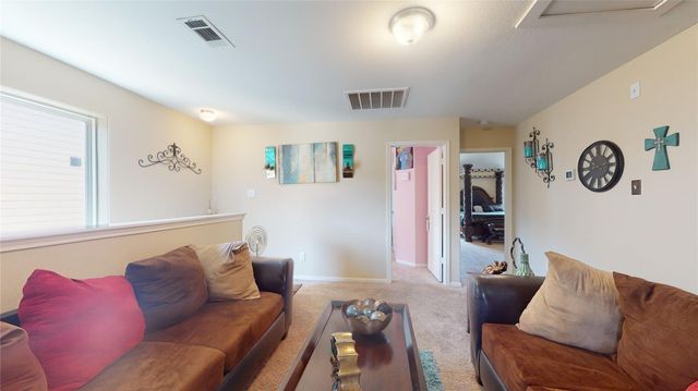 10555 Logger Pine Trail, Houston, TX 77088