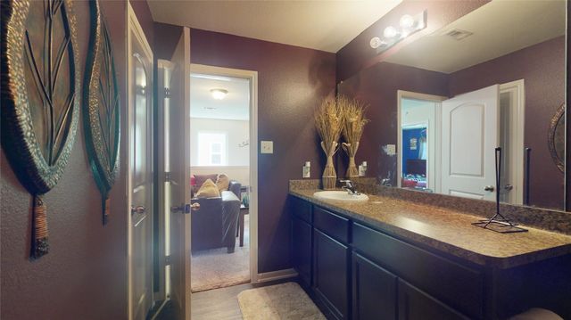 10555 Logger Pine Trail, Houston, TX 77088