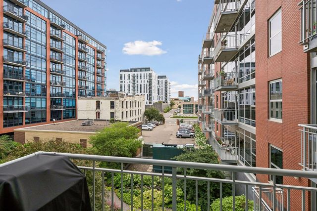 215 10th Avenue S 321, Minneapolis, MN 55415