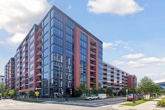 215 10th Avenue S 321, Minneapolis, MN 55415