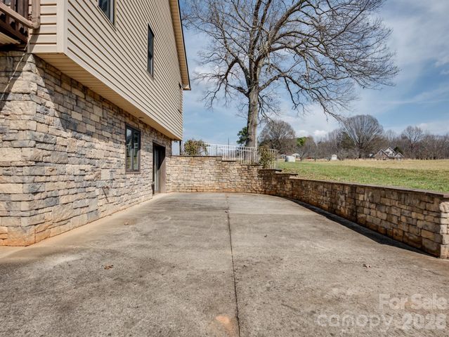 544 Hicks Creek Road, Troutman, NC 28166