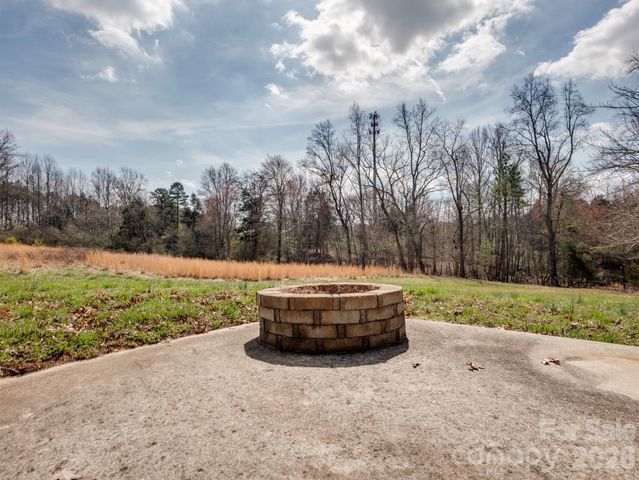 544 Hicks Creek Road, Troutman, NC 28166