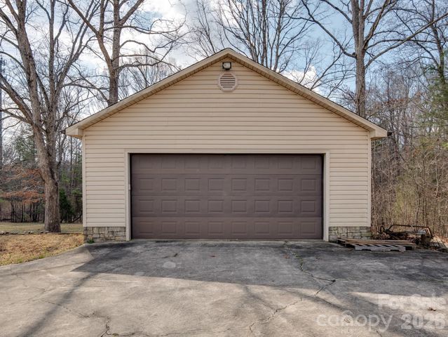 544 Hicks Creek Road, Troutman, NC 28166