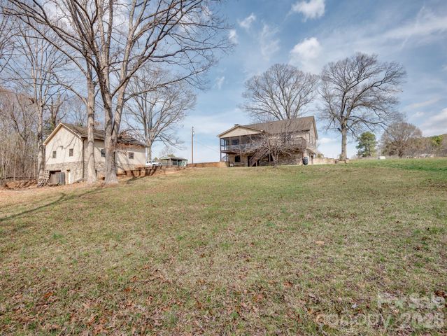 544 Hicks Creek Road, Troutman, NC 28166