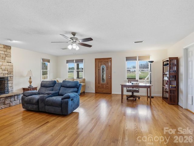 544 Hicks Creek Road, Troutman, NC 28166