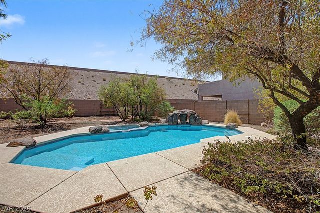 728 Blue Crystal Creek Road, Henderson, NV 89002