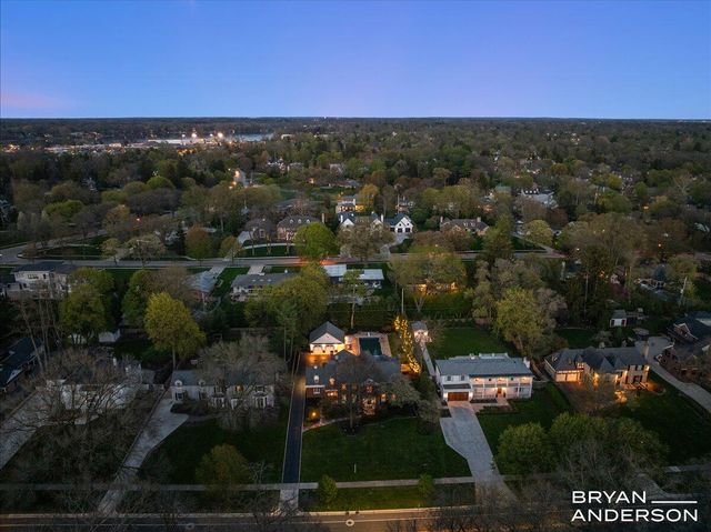 904 Plymouth Avenue SE, Grand Rapids, MI 49506