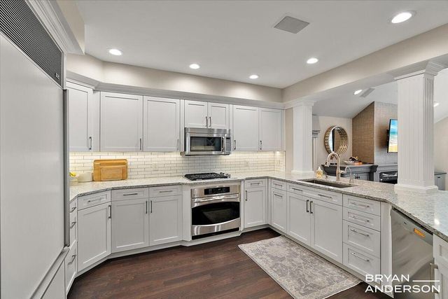 904 Plymouth Avenue SE, Grand Rapids, MI 49506