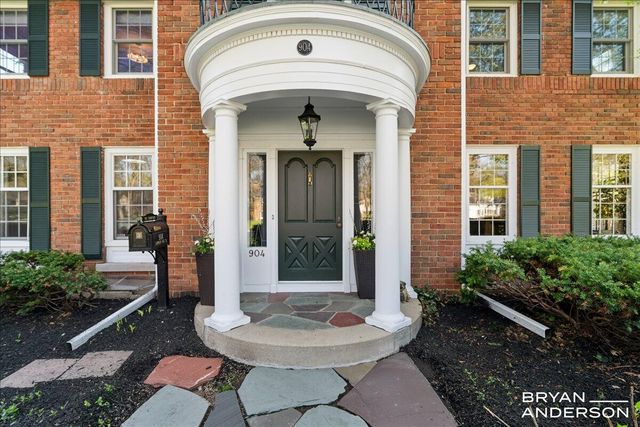 904 Plymouth Avenue SE, Grand Rapids, MI 49506