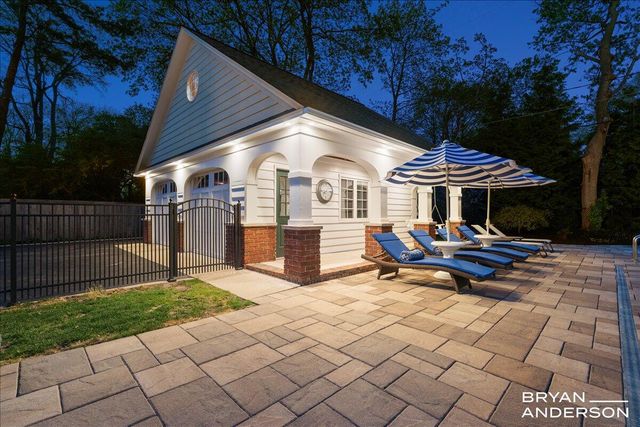 904 Plymouth Avenue SE, Grand Rapids, MI 49506