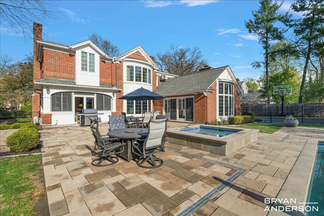 904 Plymouth Avenue SE, Grand Rapids, MI 49506