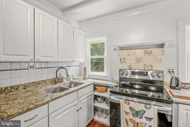 2 TIMBER LN, Harpers Ferry, WV 25425