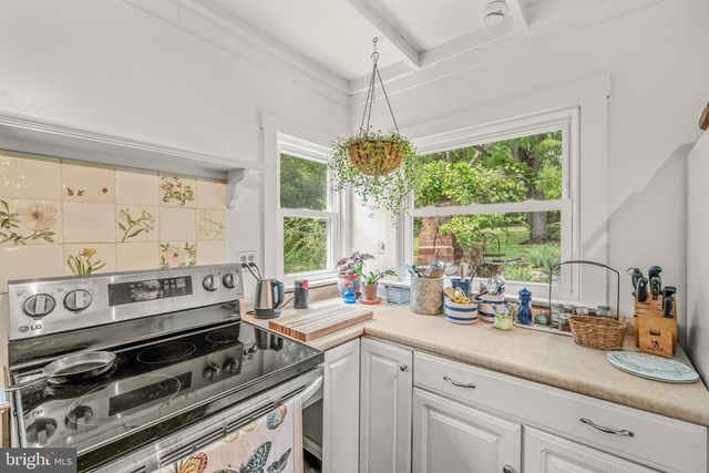 2 TIMBER LN, Harpers Ferry, WV 25425