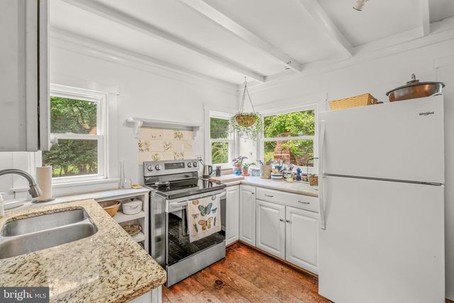 2 TIMBER LN, Harpers Ferry, WV 25425
