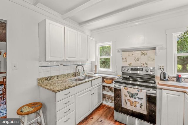 2 TIMBER LN, Harpers Ferry, WV 25425