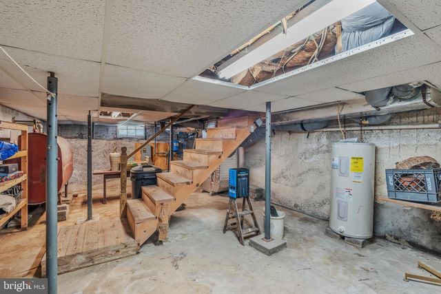 2 TIMBER LN, Harpers Ferry, WV 25425