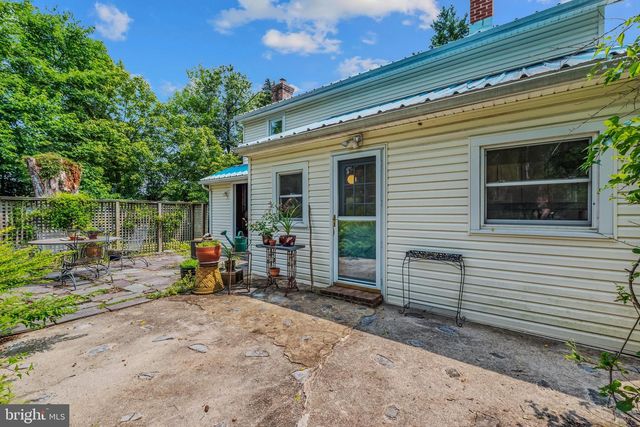 2 TIMBER LN, Harpers Ferry, WV 25425