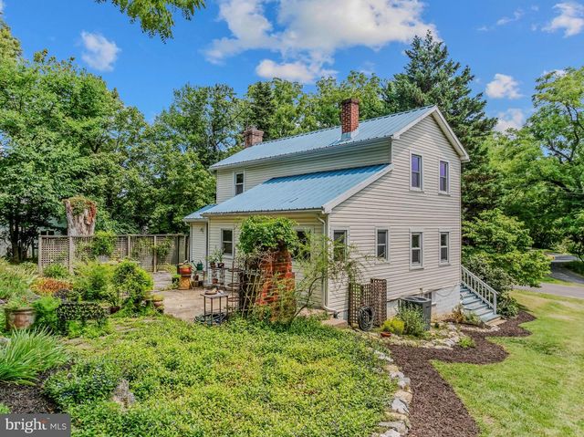 2 TIMBER LN, Harpers Ferry, WV 25425
