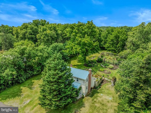 2 TIMBER LN, Harpers Ferry, WV 25425