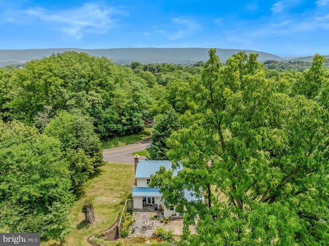 2 TIMBER LN, Harpers Ferry, WV 25425