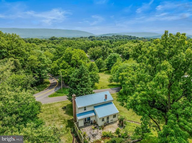 2 TIMBER LN, Harpers Ferry, WV 25425