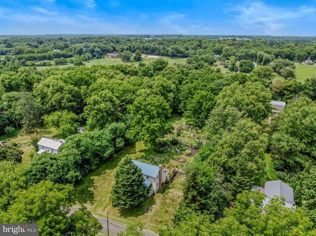 2 TIMBER LN, Harpers Ferry, WV 25425