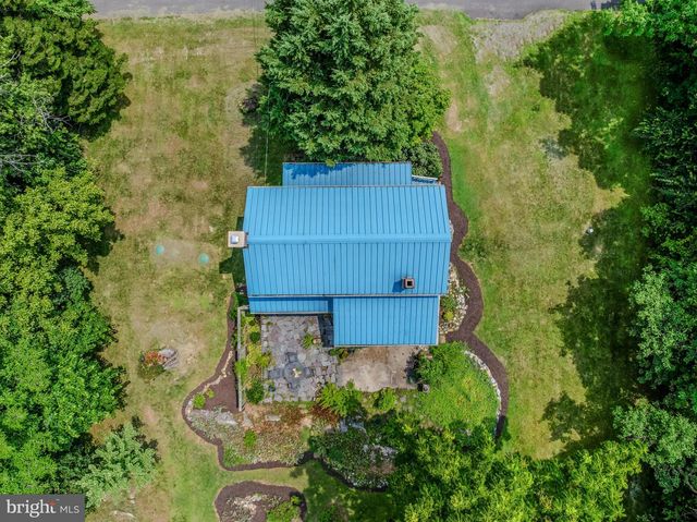 2 TIMBER LN, Harpers Ferry, WV 25425