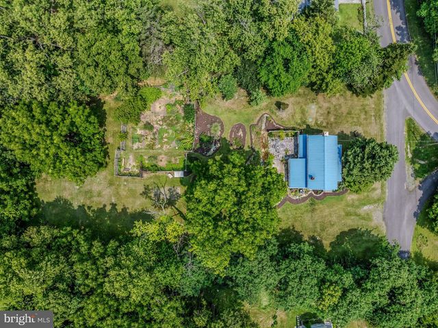2 TIMBER LN, Harpers Ferry, WV 25425