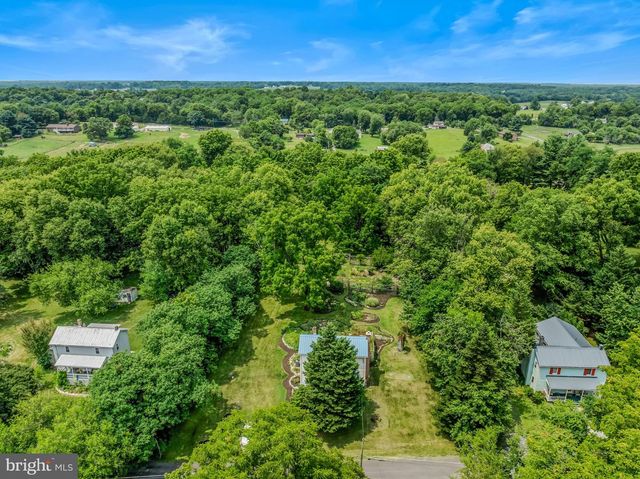 2 TIMBER LN, Harpers Ferry, WV 25425