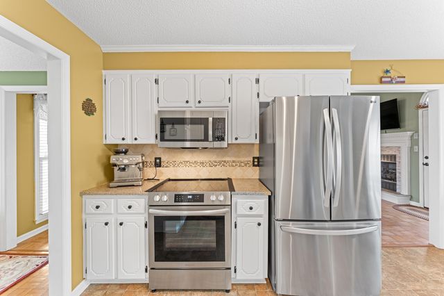 457 Cresthaven Drive, Boiling Springs, SC 29316