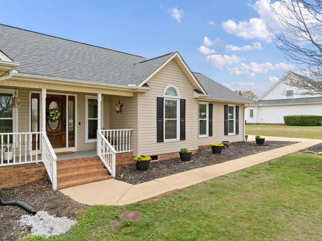 457 Cresthaven Drive, Boiling Springs, SC 29316
