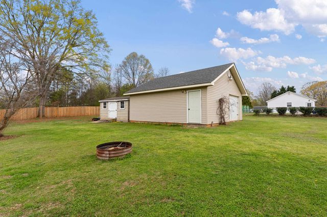 457 Cresthaven Drive, Boiling Springs, SC 29316