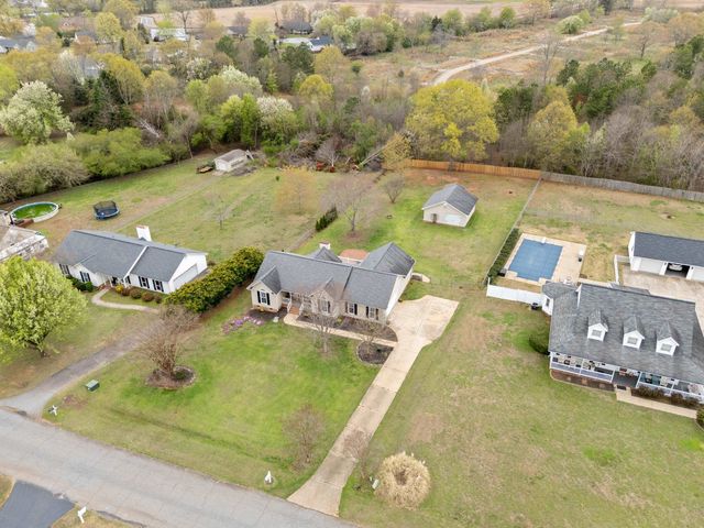 457 Cresthaven Drive, Boiling Springs, SC 29316