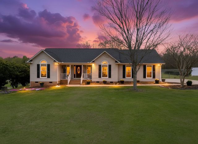 457 Cresthaven Drive, Boiling Springs, SC 29316