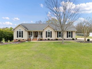 457 Cresthaven Drive, Boiling Springs, SC 29316