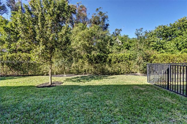 4303 Hammock Grove Dr, Lake Worth, FL 33467